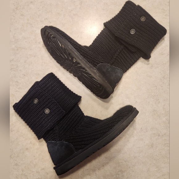 UGG Classic Cardy Knit Boots - Picture 3 of 9